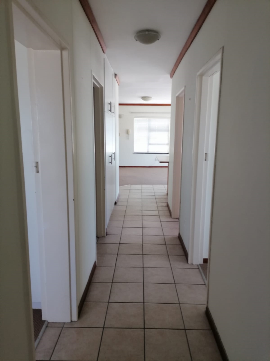 To Let 3 Bedroom Property for Rent in Strand Central Western Cape